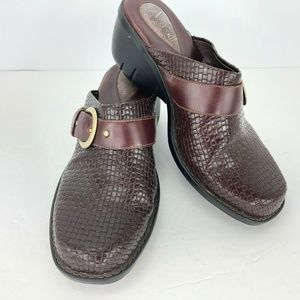 Clarks Artisan 8M Mules Clogs Shoes Cordovan Woven
